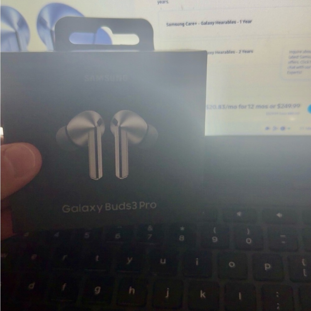 Galaxy buds 3 pro (NEGOTIABLE)